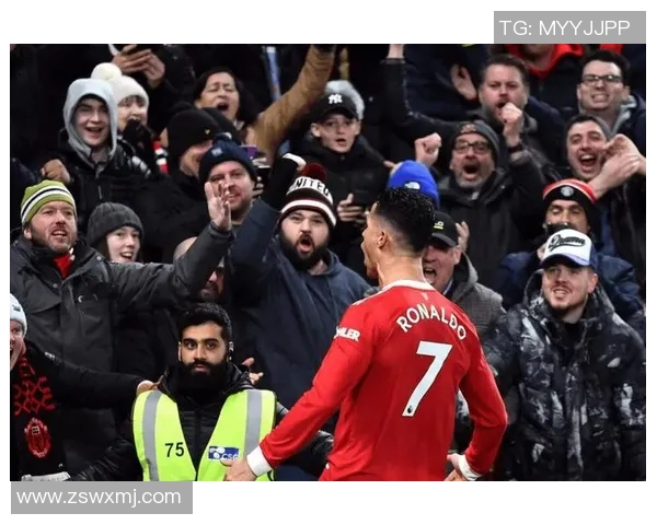 国王杯激战里昂与曼联战成平局红牌争议引发全场热议与转会传闻