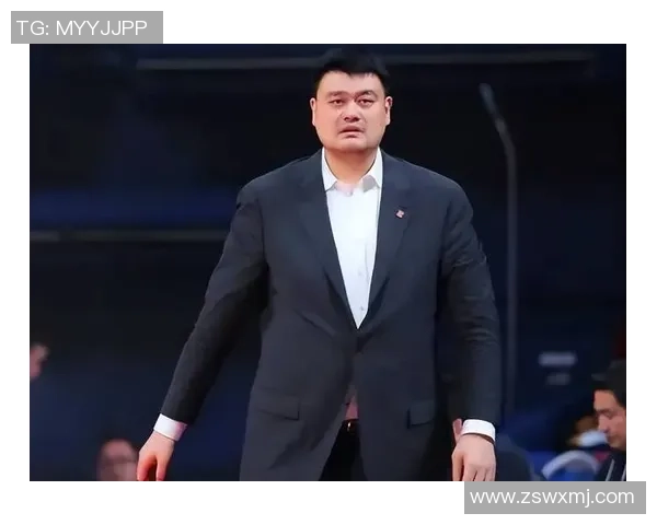 姚明现身机场引发粉丝热潮身高优势成焦点引发媒体广泛关注