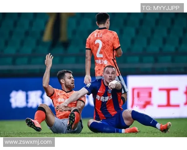 中超激战马竞逆转波尔图绝杀时刻引发争议判罚全场沸腾 中超激战马竞逆转波尔图绝杀时刻引发争议判罚全场沸腾