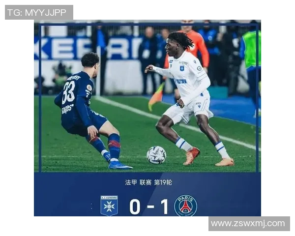 切尔西与巴黎圣日耳曼友谊赛战平绝杀瞬间引发全场热烈反响 切尔西与巴黎圣日耳曼友谊赛战平绝杀瞬间引发全场热烈反响