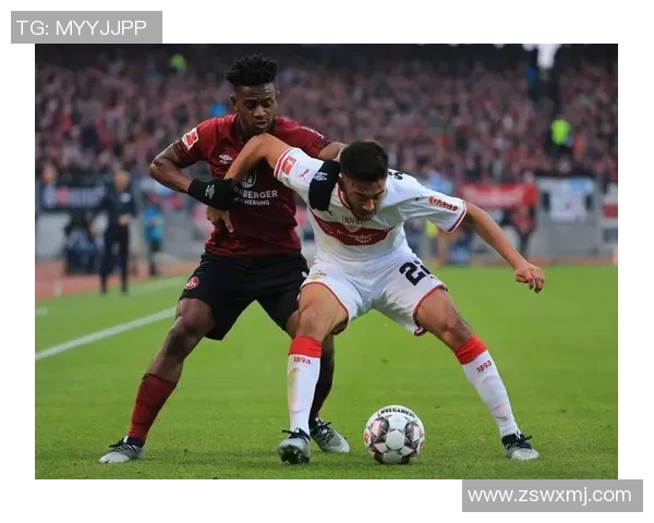 英超激战巴黎圣日耳曼险胜热刺上演帽子戏法引爆全场激情